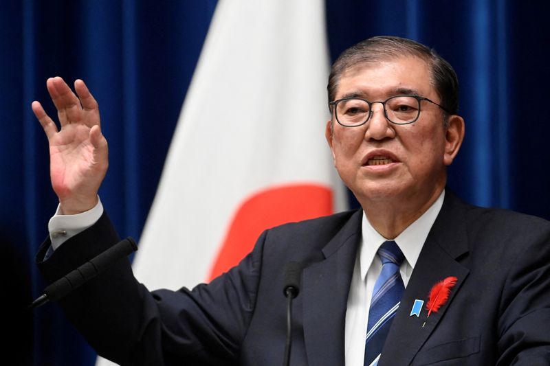 © Reuters. Japanese Prime Minister Shigeru Ishiba holds a press conference on October 9, 2024, at his official residence in Tokyo, Japan, after dissolving the Lower House of Parliament and proceeding for an early election on October 27.    David Mareuil/Pool via REUTERS/File Photo