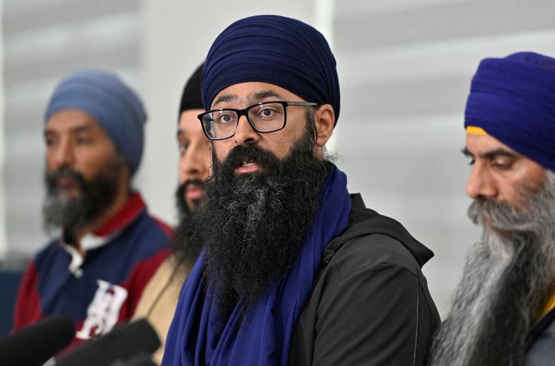 © Reuters. FILE PHOTO: Moninder Singh, spokesperson for BC Gurdwara council speaks at a press conference held at Guru Nanak Sikh Gurdwara, site of the 2023 murder of Sikh separatist leader Hardeep Singh Nijjar, in Surrey, British Columbia, Canada May 3, 2024.  REUTERS/Jennifer Gauthier/File Photo