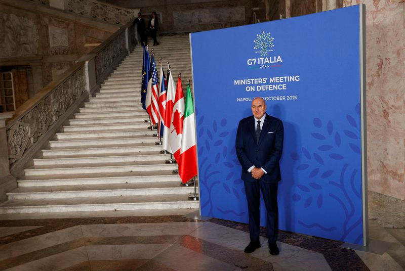 © Reuters. Italy's Defence Minister Guido Crosetto attends the G7 Defence Ministers meeting in Naples, Italy October 19, 2024. REUTERS/Ciro De Luca