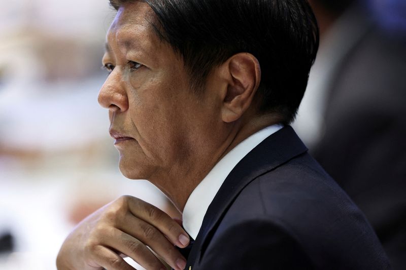 © Reuters. FILE PHOTO: Philippines' President Ferdinand 