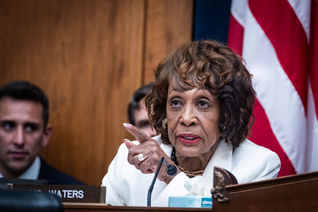 Dems Say They’re Blocked From Info on Verge of Crypto Market Structure Bill Hearings